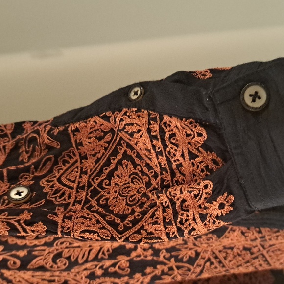 John Mark Black & Multi Color W/ Embroidered Detail Slit Side Schaket SzL EUC - Picture 4 of 11